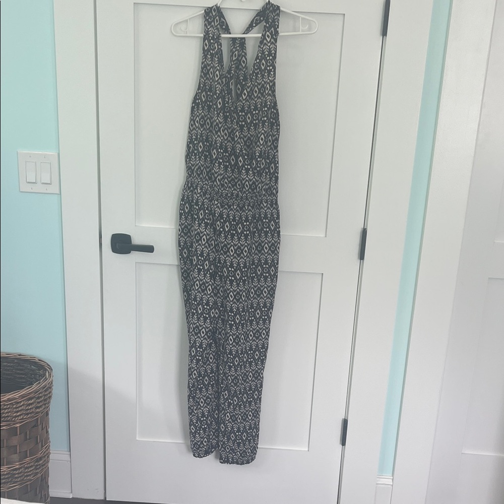 Sleeveless Black and White Patterned Maxi Dress